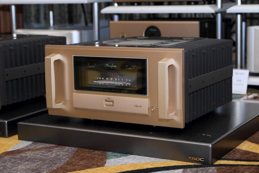 accuphase a250